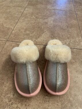 UGG Pink and Cream Glitter Slide Slippers
